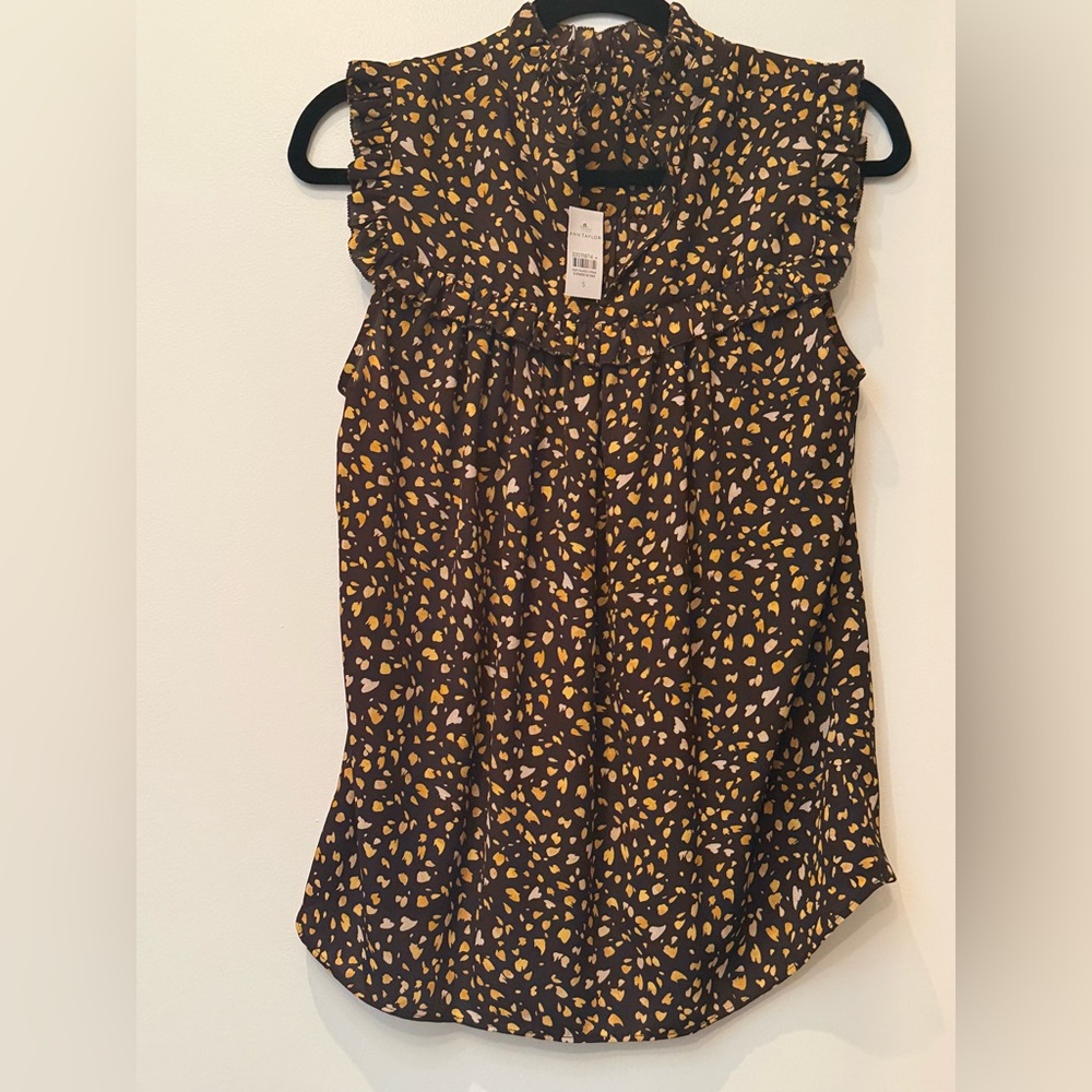 NWT Never Worn - Ann Taylor Sleeveless Blouse S